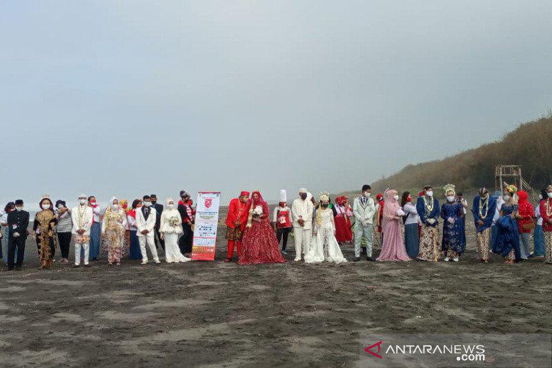 11 Pasangan Nikah Bareng Sambut Dirgahayu Kemerdekaan RI ke 75