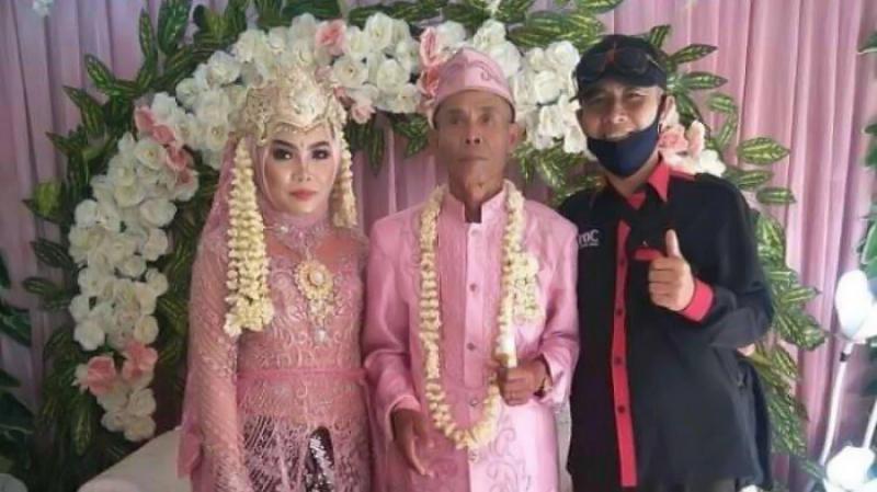 Viral Kakek 78 Tahun Nikahi Gadis 17 Tahun Di Subang Jawa Barat