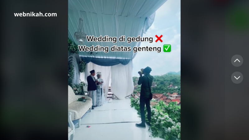 Viral Sebuah Pelaminan Dibangun Diatas Genteng